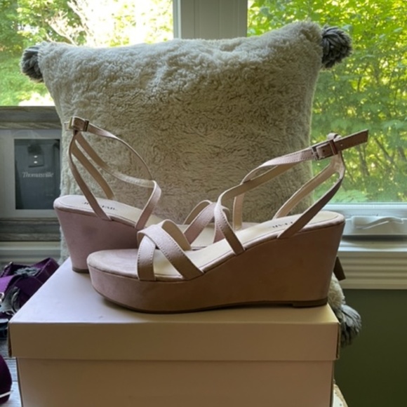 Blush wedge size 9.5 - Picture 2 of 3